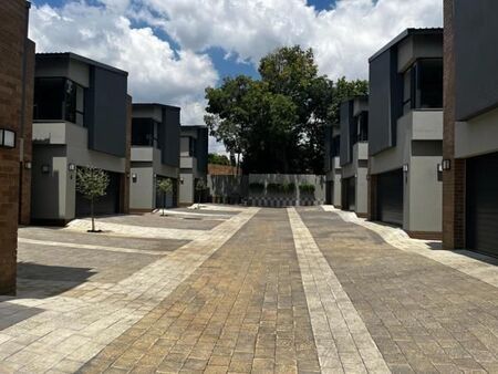 3 Bedroom Cluster in Menlo Park