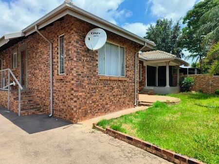 4 Bedroom House in Theresapark