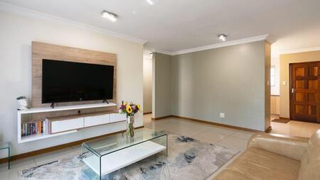 2 Bedroom Apartment in Paulshof