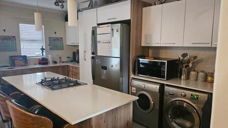 3 Bedroom Apartment in Linbro Park