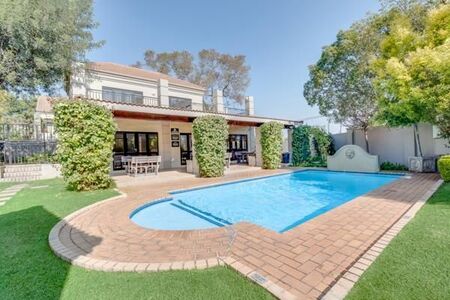 1 Bedroom Townhouse in Douglasdale