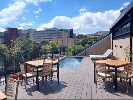 1 Bedroom Apartment in Sandton Central