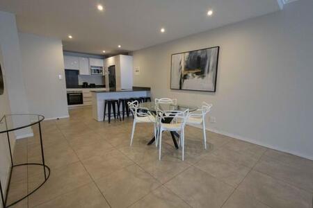 2 Bedroom Apartment in Greenside