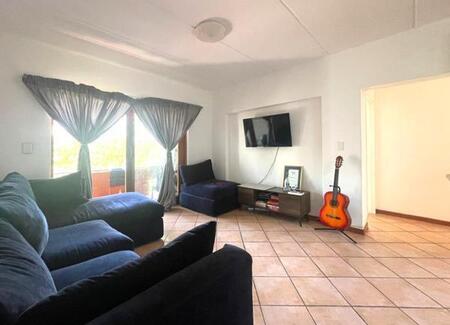 3 Bedroom Apartment in Winchester Hills