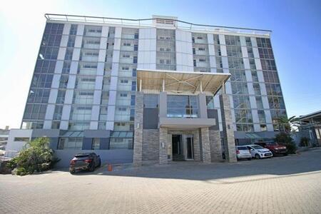 2 Bedroom Apartment in Bedford Gardens