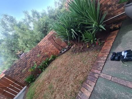 2 Bedroom Townhouse in Vanderbijlpark Ce