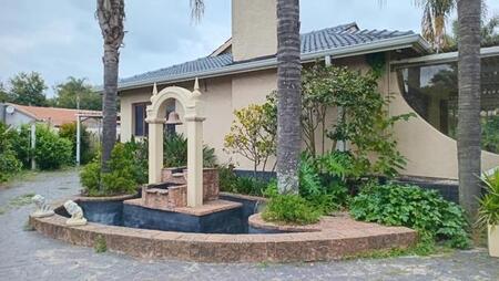 4 Bedroom House in Aston Manor