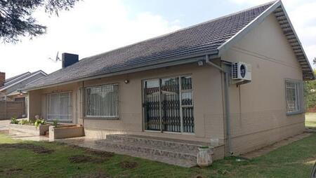 3 Bedroom House in Nimrod Park