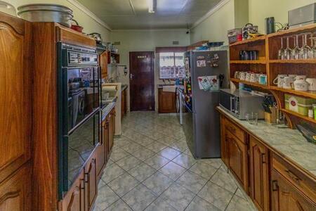 3 Bedroom Simplex in Glen Marais