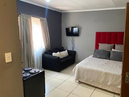 Studio Apartment in Rhodesfield