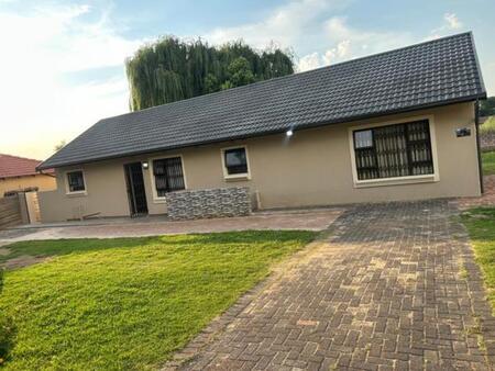 3 Bedroom House in Brackendowns