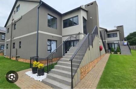 3 Bedroom Townhouse in Brentwood Park