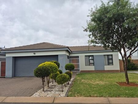 3 Bedroom House in Thatchfield