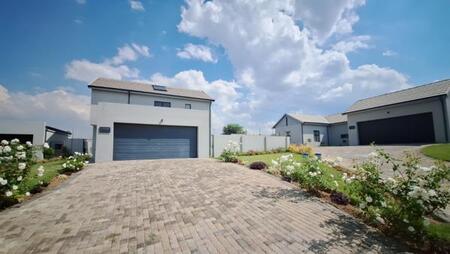 3 Bedroom House in Knopjeslaagte