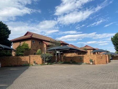 3 Bedroom Townhouse in Die Hoewes