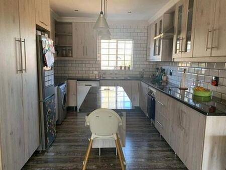 2 Bedroom Simplex in Pierre van Ryneveld