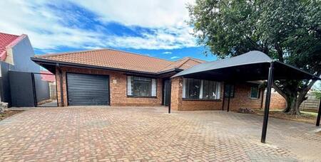 3 Bedroom House in Vaalpark