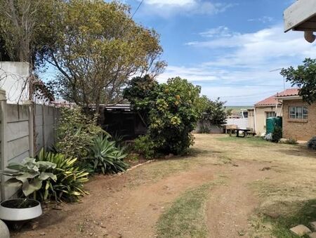 2 Bedroom Flat in Jeffreys Bay