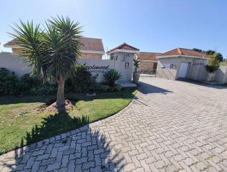 2 Bedroom Townhouse in Lorraine