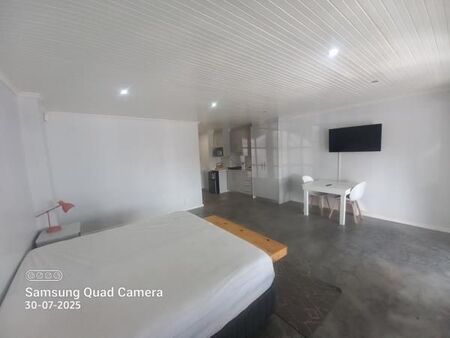 1 Bedroom Apartment in Grotto Bay