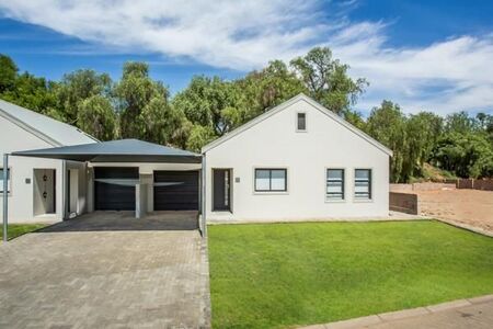 2 Bedroom House in Oudtshoorn