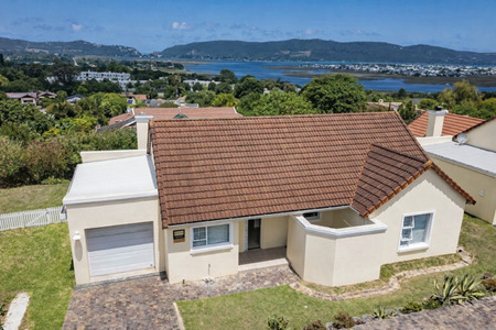 3 Bedroom Townhouse in Old Place