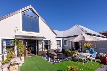 3 Bedroom Apartment in Kenilworth