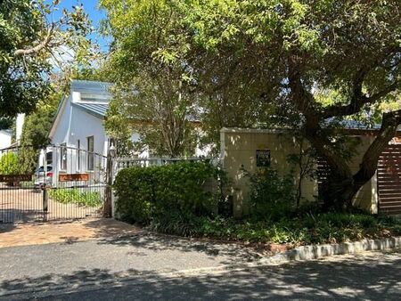 2 Bedroom House in Constantia