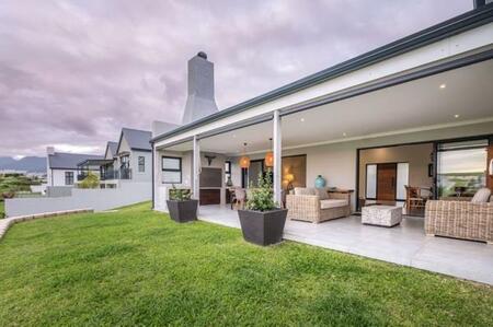 3 Bedroom House in Kingswood Golf Estate