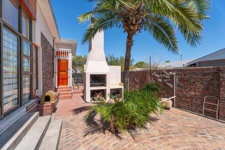 1 Bedroom Apartment in Parow North