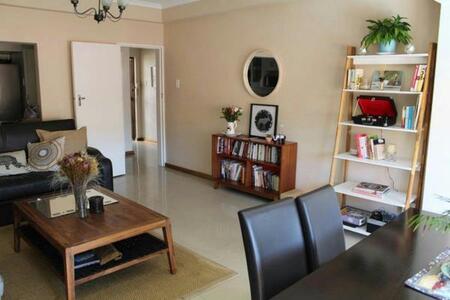 2 Bedroom Apartment in Rondebosch