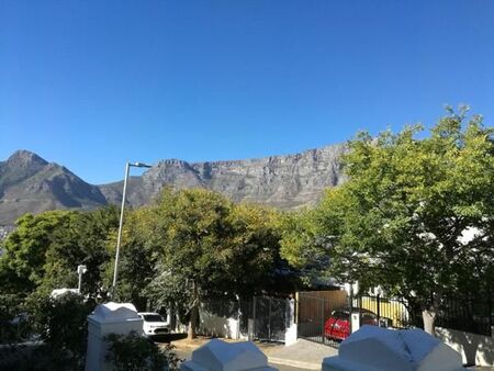 2 Bedroom House in Tamboerskloof