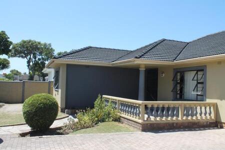 3 Bedroom House in Pinati