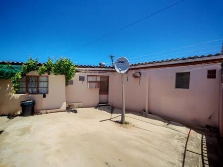 1 Bedroom Apartment in Retreat