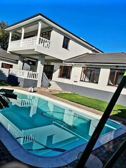 3 Bedroom House in La Rochelle