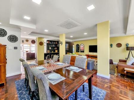 3 Bedroom Apartment in Three Anchor Bay