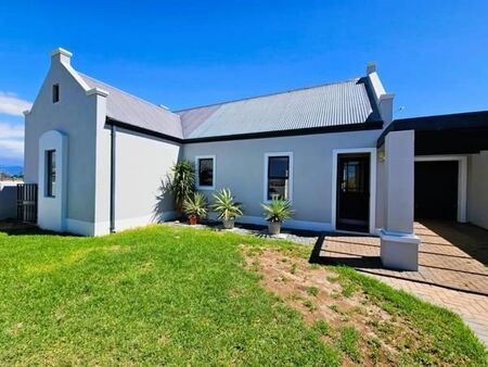 3 Bedroom House in Roux Park