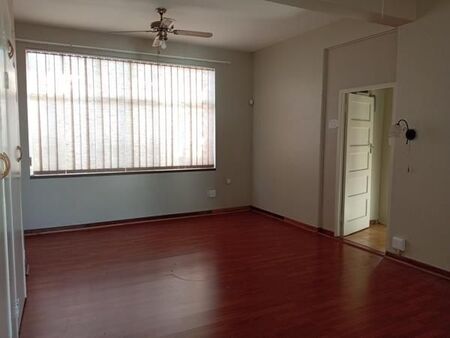 Bachelor apartment in Kimberley