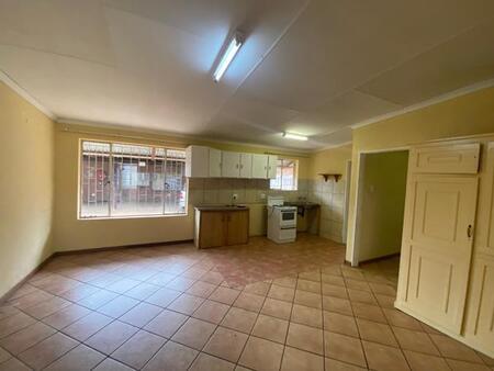 1 Bedroom Flat in Lydenburg