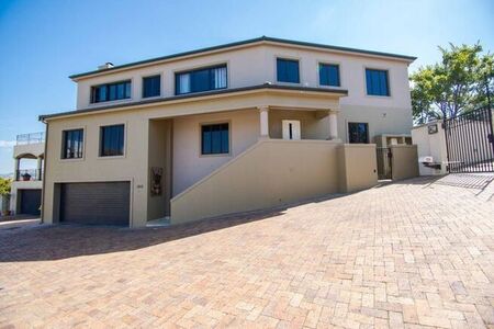 5 Bedroom house to rent in Rome Glen, Somerset West