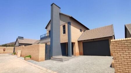5 Bedroom townhouse - sectional to rent in Wilkoppies, Klerksdorp