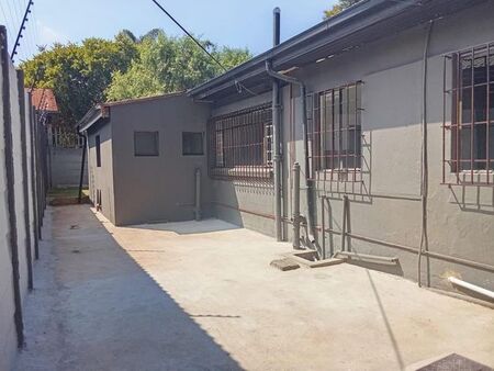 4 Bedroom house to rent in Florida, Roodepoort