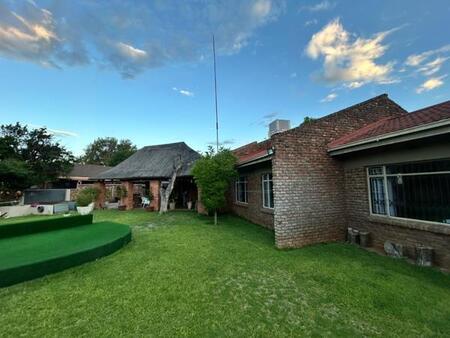 4 Bedroom House in Jan Kempdorp