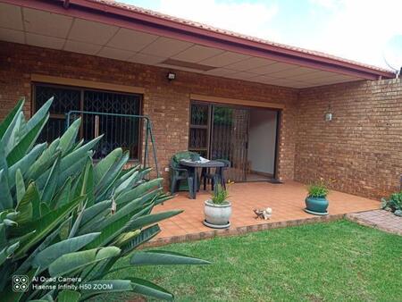 2 Bedroom Flat in Wilro Park