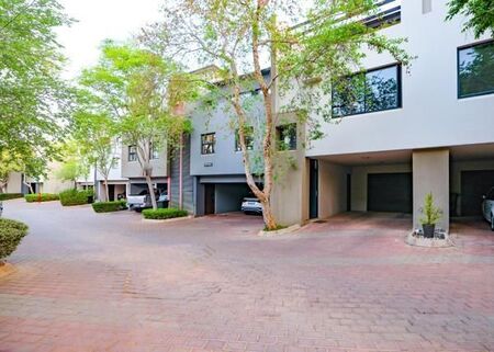 1 Bedroom Townhouse in Lombardy Estate