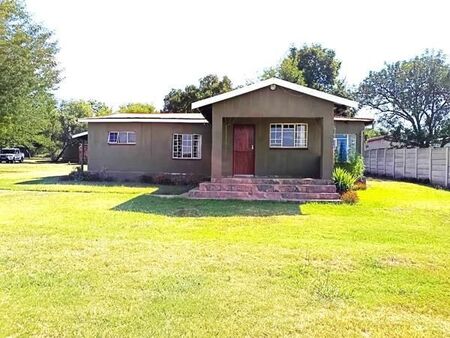 3 Bedroom House in Kameelfontein