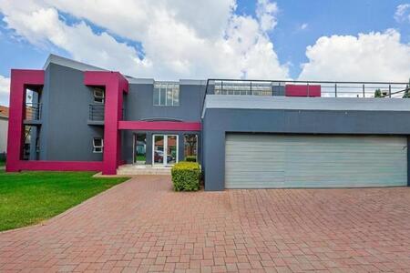 4 Bedroom House in Silver Lakes Golf Estate