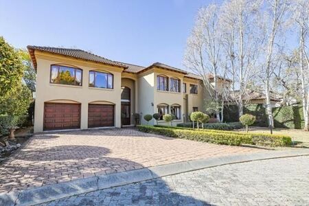 4 Bedroom House in Silver Lakes Golf Estate