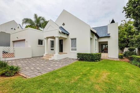 3 Bedroom House in Silver Lakes Golf Estate