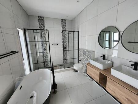 4 Bedroom House in Pebble Rock